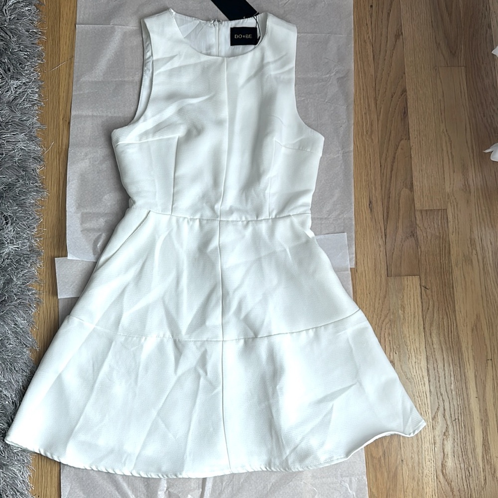 NWT white dress with pockets